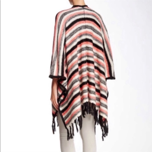 + KENSIE + Fringe Cape - Picture 2 of 2